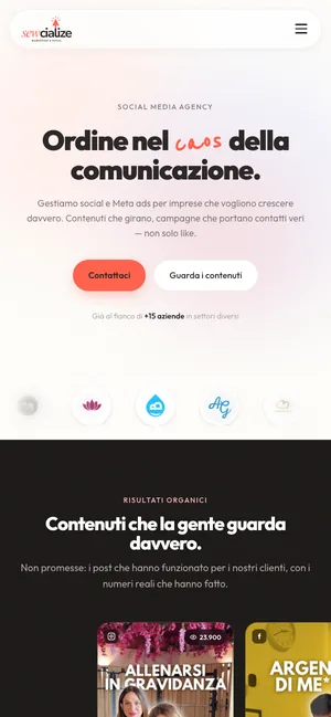 sewcialize su smartphone, con il titolo su due righe e i due pulsanti affiancati.